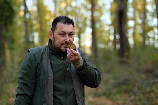 Il Bego truffle foraging and tasting experience in San Miniato Tuscany